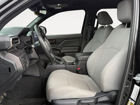 Certified 2025 Toyota Tacoma SR5 AWD/4WD image 11