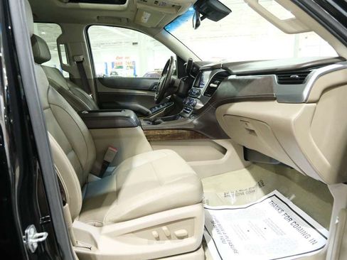 Used 2018 Chevrolet Suburban LT RWD image 34