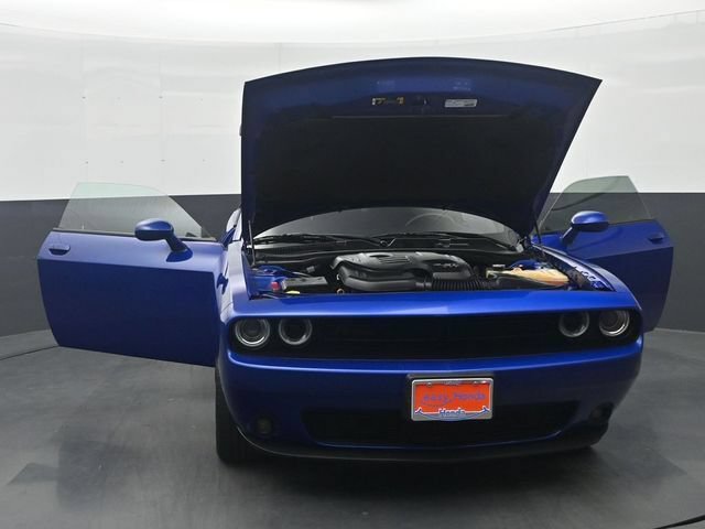 Used 2021 Dodge Challenger SXT w/ Driver Convenience Group RWD image 34