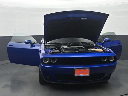 Used 2021 Dodge Challenger SXT w/ Driver Convenience Group RWD image 34
