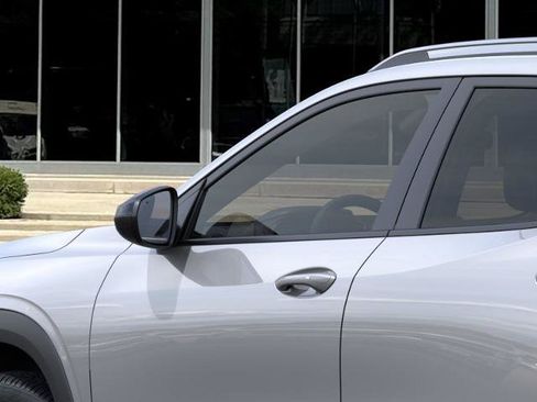 New 2026 Chevrolet Trax ACTIV w/ Sunroof Package FWD image 12
