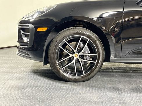 Certified 2025 Porsche Macan AWD/4WD image 27
