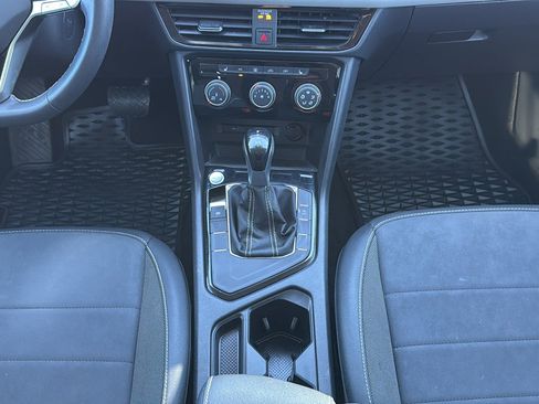 Used 2023 Volkswagen Taos SE image 23