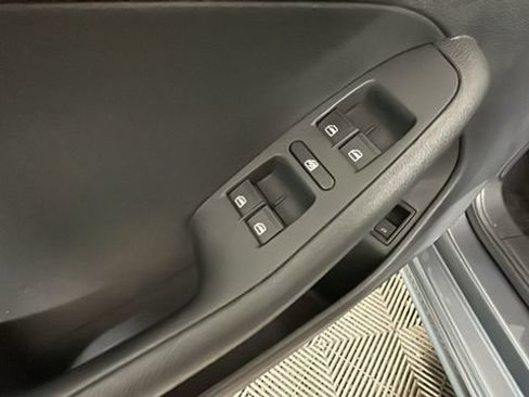 Used 2017 Volkswagen Jetta SE FWD image 10