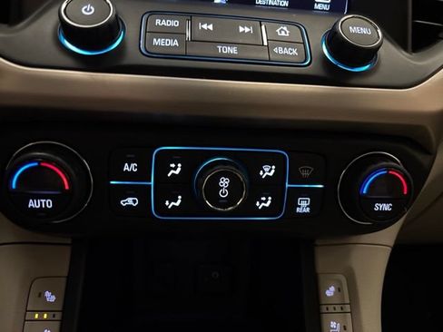 Used 2019 GMC Acadia Denali w/ Technology Package AWD/4WD image 20