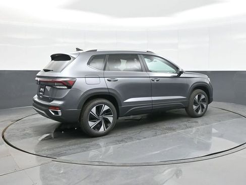 New 2026 Volkswagen Taos SE AWD/4WD image 7