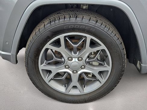 Used 2021 Jeep Grand Cherokee Overland AWD/4WD image 13