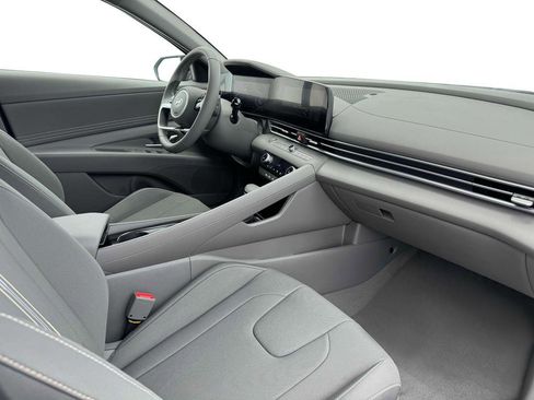 New 2025 Hyundai Elantra SEL FWD image 16