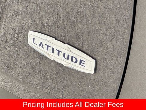 Used 2018 Jeep Cherokee Latitude Plus AWD/4WD image 6