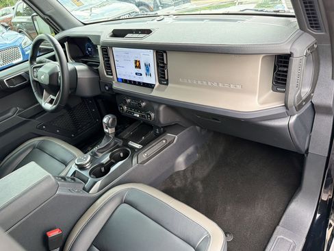 Used 2025 Ford Bronco Outer Banks AWD/4WD image 30