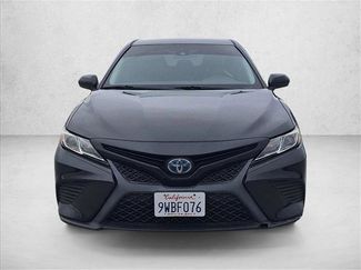 Used 2018 Toyota Camry SE video 2