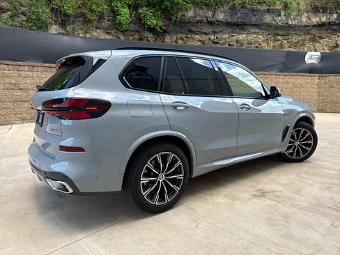 Certified 2024 BMW X5 xDrive40i w/ M Sport Package image 3