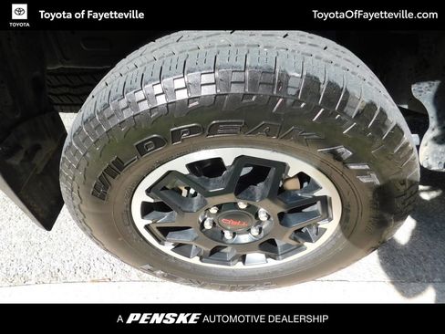 Used 2025 Toyota Tacoma TRD Off-Road w/ TRD Off Road Upgrade Package AWD/4WD image 7