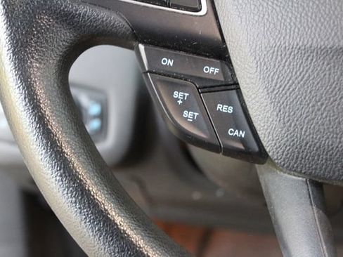 Used 2018 Ford Escape SE w/ SE SYNC Package FWD image 17