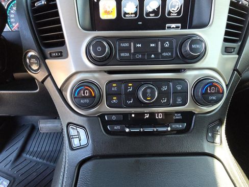 Used 2020 GMC Yukon Denali w/ Denali Premium Package AWD/4WD image 23