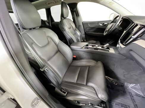 Used 2022 Volvo XC60 B5 Inscription w/ Protection Package Premier image 28