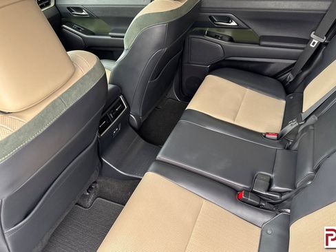 Used 2025 Lexus GX 550 image 15