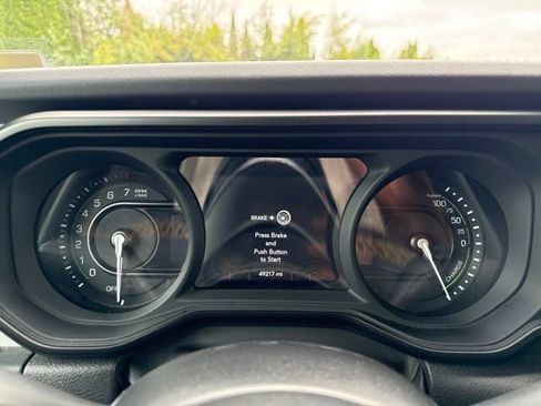 Used 2024 Jeep Wrangler Unlimited Sahara AWD/4WD image 27