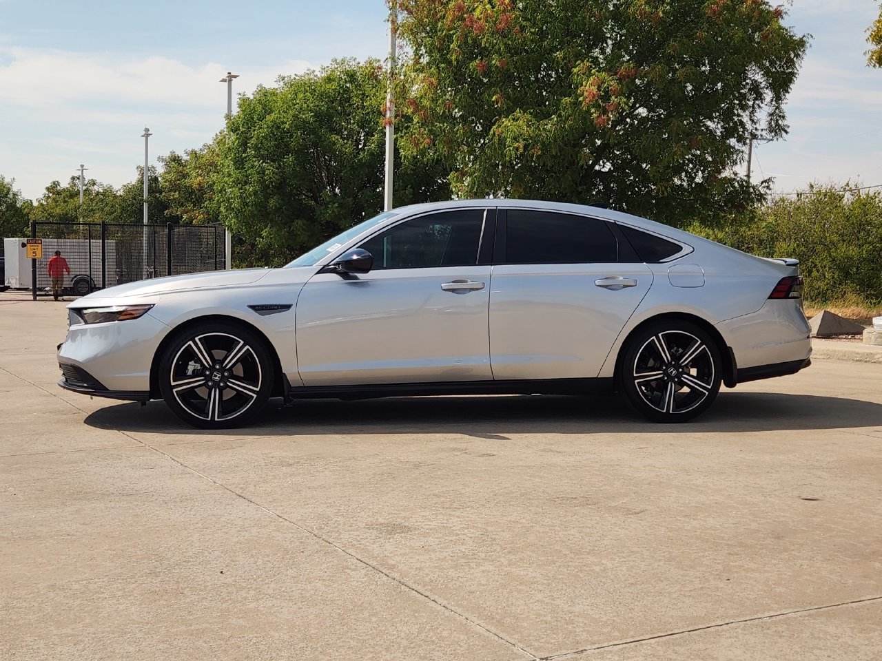 Used 2025 Honda Accord Sport image 4