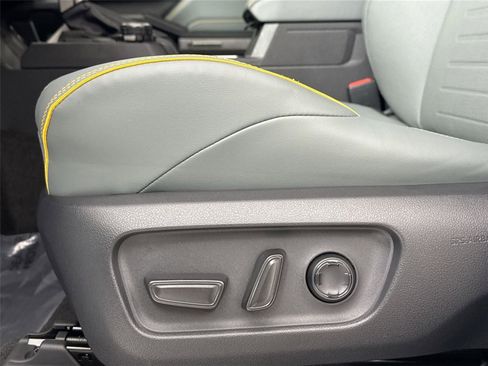 Certified 2025 Toyota 4Runner Trailhunter image 29