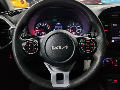 Used 2022 Kia Soul LX image 20