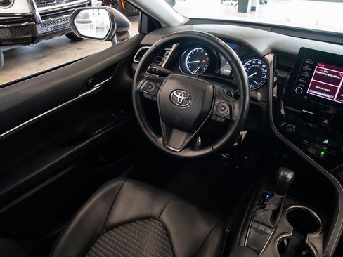 Used 2024 Toyota Camry SE FWD image 10