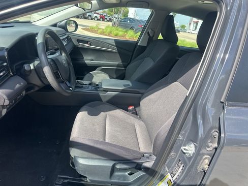 Used 2025 Toyota Camry LE image 10