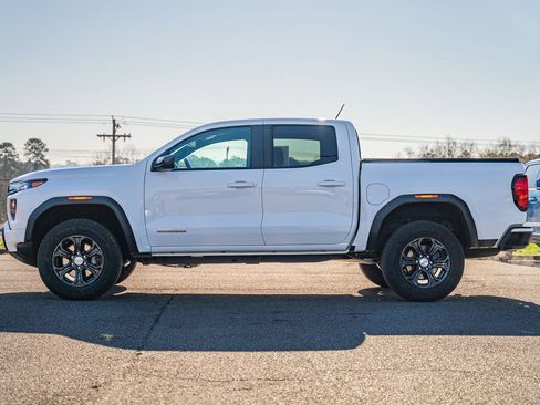 Used 2024 GMC Canyon Elevation w/ Convenience Package image 4