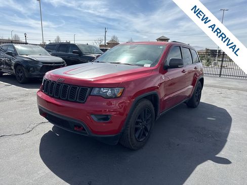 Used 2019 Jeep Grand Cherokee Trailhawk image 3