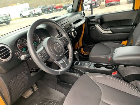 Used 2014 Jeep Wrangler Unlimited Sahara w/ Connectivity Group image 16