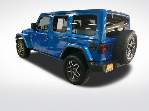 Certified 2025 Jeep Wrangler Unlimited Sahara AWD/4WD image 3
