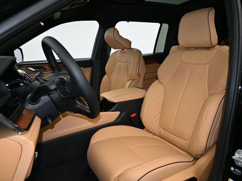 New 2025 Jeep Grand Cherokee L Summit image 10