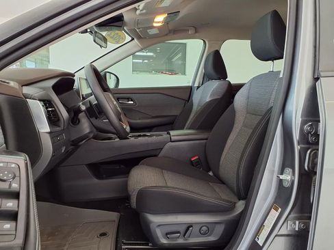 Used 2022 Nissan Rogue SV FWD image 9
