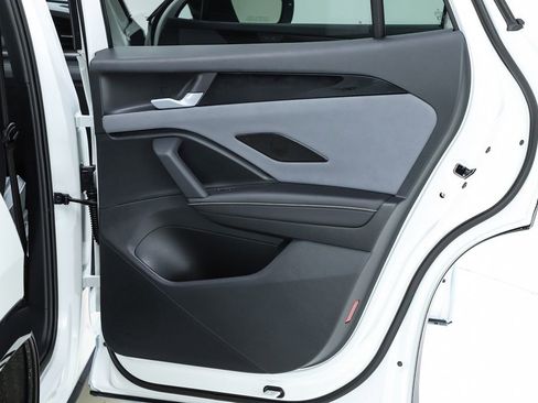 New 2026 Volkswagen Tiguan SE R-Line AWD/4WD image 31