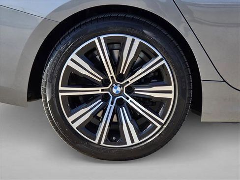 Used 2025 BMW 330i xDrive Sedan image 9