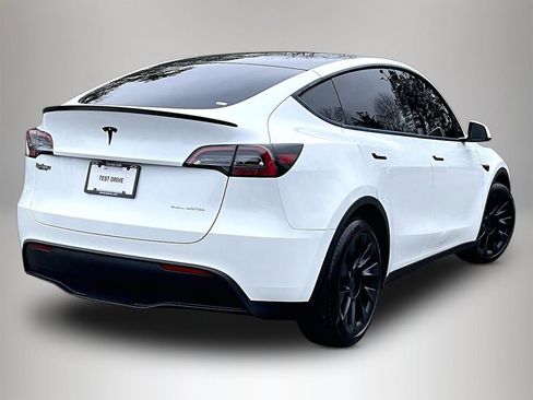 Used 2023 Tesla Model Y Long Range image 6
