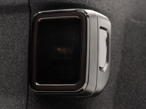 Used 2025 Jeep Gladiator Sport image 18