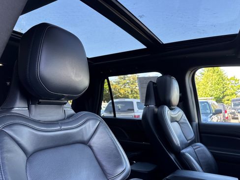 Certified 2023 Lincoln Navigator L Reserve AWD/4WD image 18