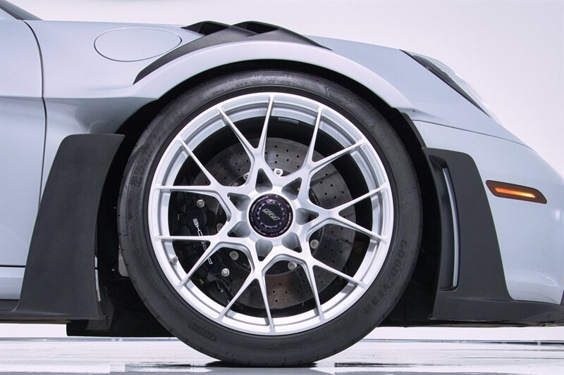 Used 2025 Porsche 911 GT3 RS RWD image 17