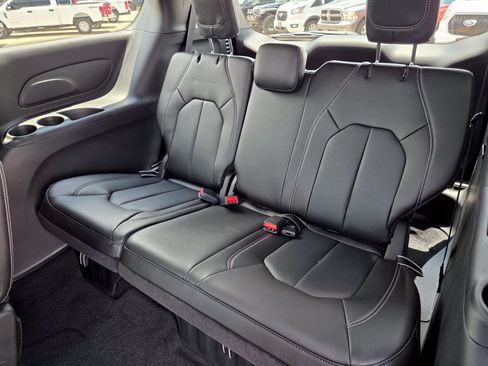 New 2026 Chrysler Pacifica Select w/ S Appearance Package FWD image 24