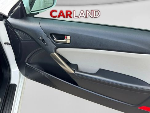 Used 2014 Hyundai Genesis 2.0T RWD image 14