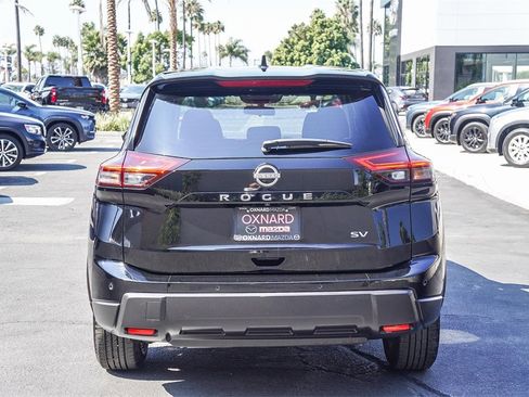 Used 2024 Nissan Rogue SV image 5