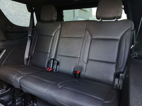Used 2023 Chevrolet Tahoe LT w/ Luxury Package RWD image 5