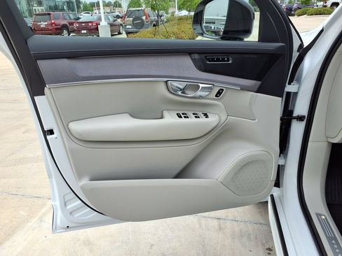 New 2026 Volvo XC90 B6 Ultra w/ Lounge Package AWD/4WD image 12
