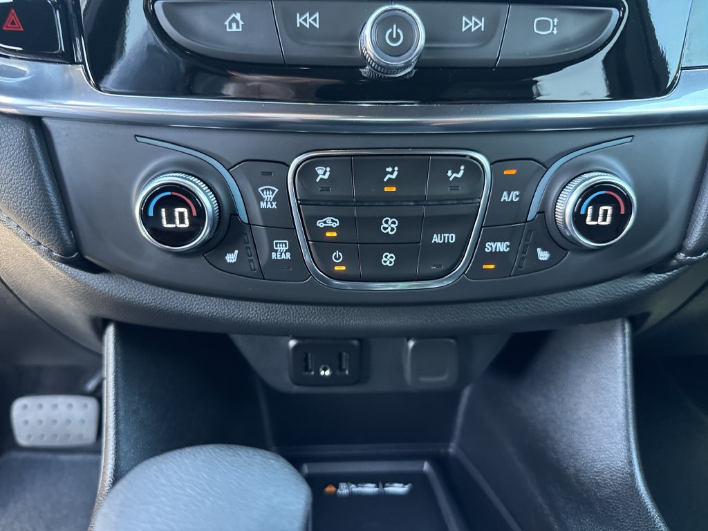 Used 2023 Chevrolet Traverse LT FWD image 26