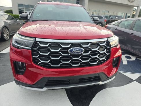 Used 2026 Ford Explorer Platinum RWD image 6