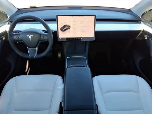 Used 2023 Tesla Model Y Long Range image 13