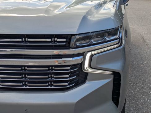 Used 2024 Chevrolet Suburban Premier AWD/4WD image 19