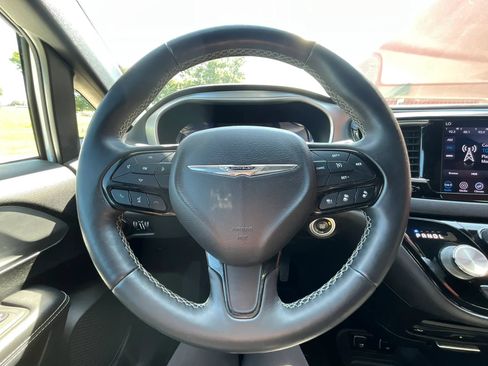 Used 2018 Chrysler Pacifica Touring-L Plus w/ Advanced Safetytec Group FWD image 30