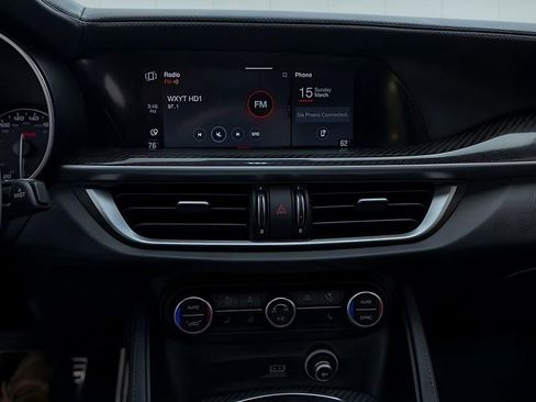 Used 2023 Alfa Romeo Stelvio Quadrifoglio image 41